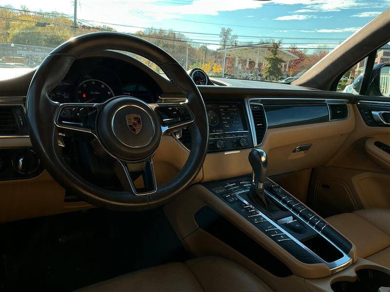 2016 Porsche Macan Turbo