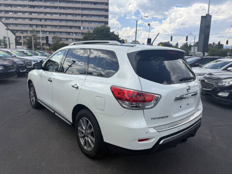 2015 Nissan Pathfinder SV