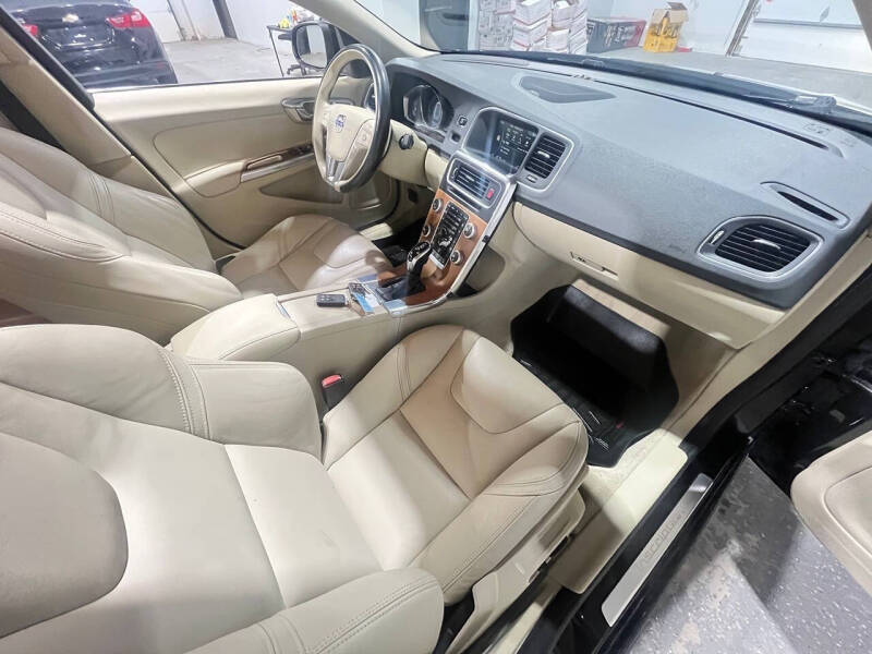 2016 Volvo S60 T5 Drive-E Inscription Platinum