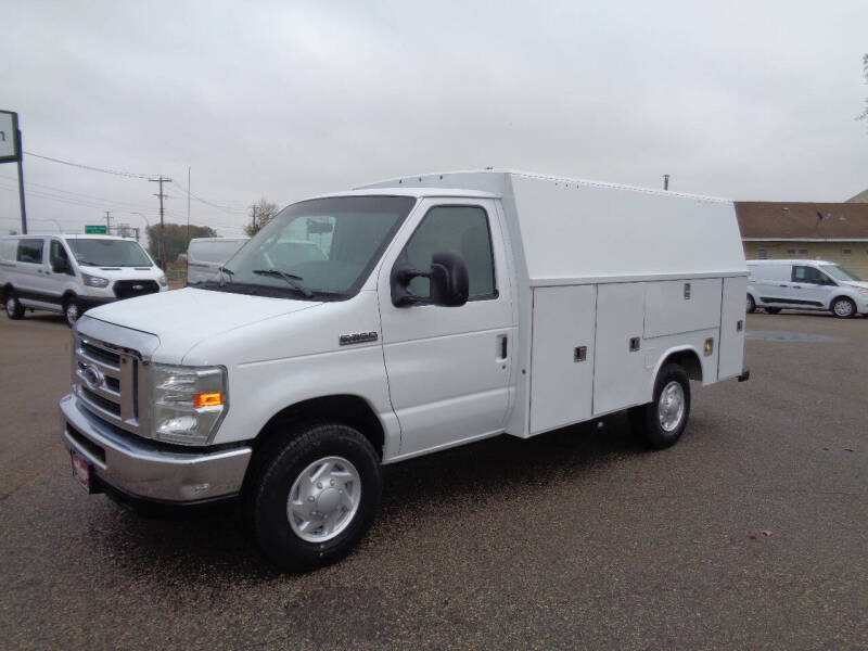2010 Ford Econoline's photo