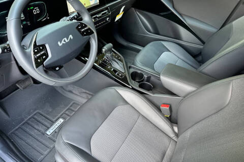 2025 Kia Niro EX