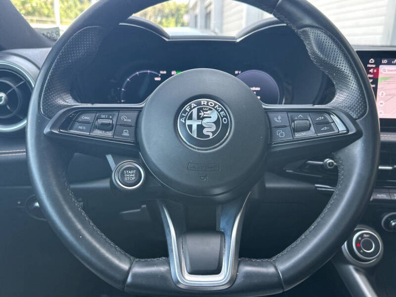 2024 Alfa Romeo Tonale Hybrid Ti