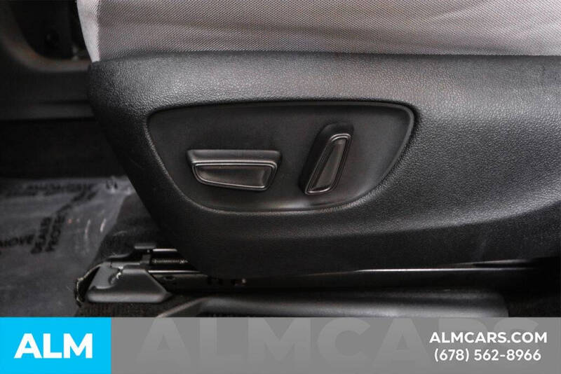 2023 Toyota Sienna LE 8-Passenger