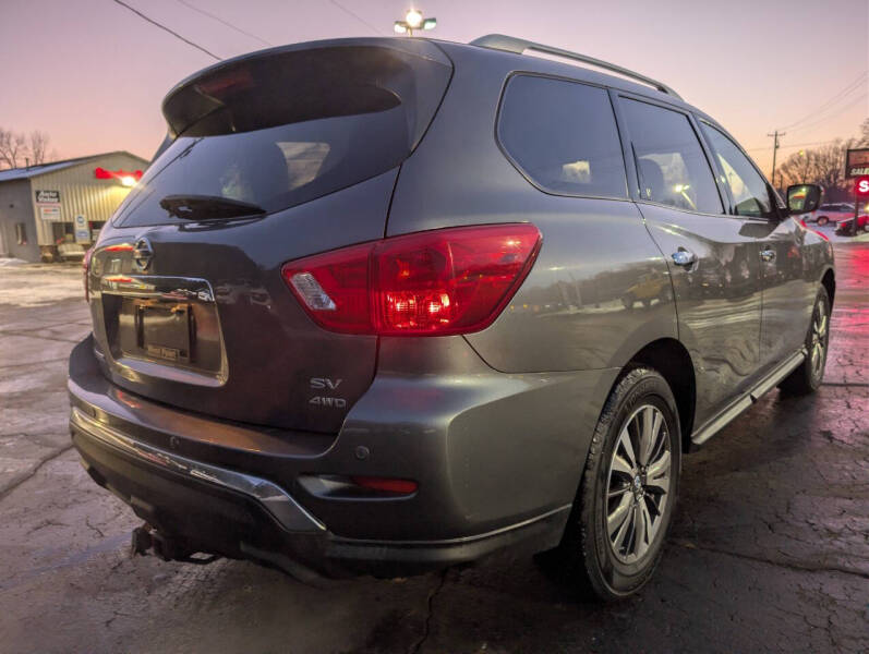 2019 Nissan Pathfinder SV