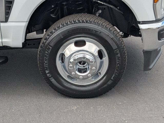 2025 Ford F-350 Super Duty XL