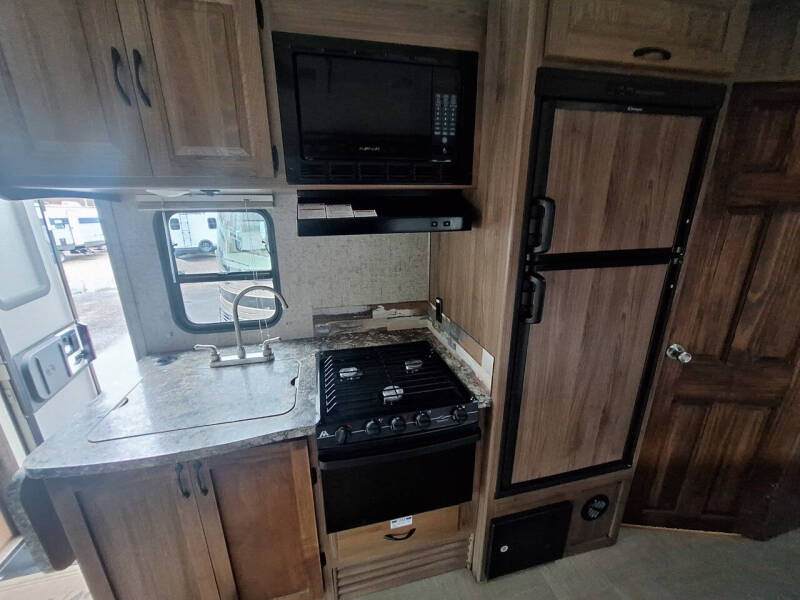 2017 Coachmen RV Prism 2200LE