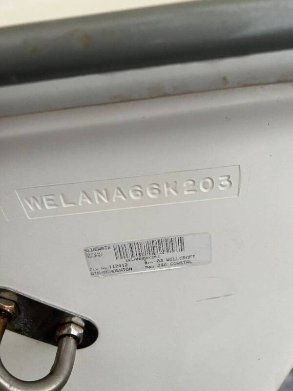 2003 Wellcraft 240 Coastal