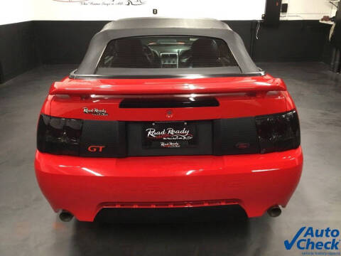 2004 Ford Mustang GT Deluxe
