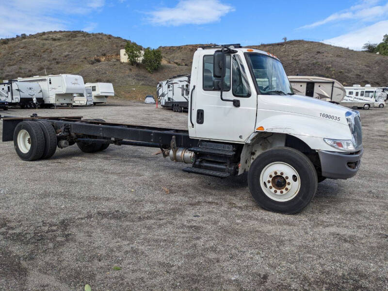 2019 International 4300 24 ft Cab Chassis(CDL)