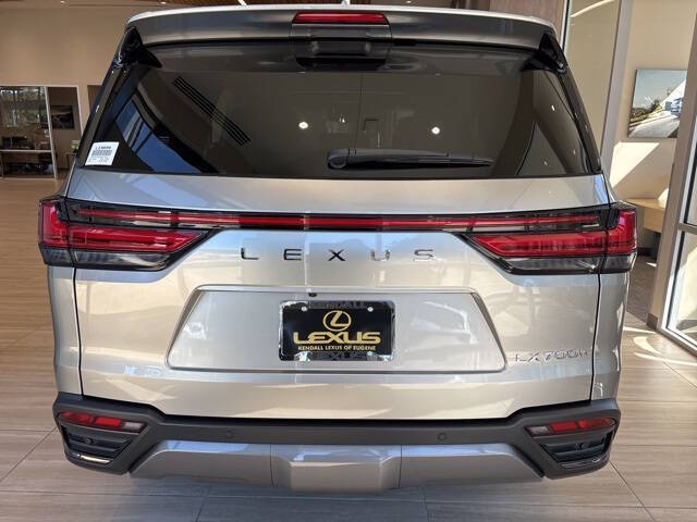 2025 Lexus LX 700h Luxury