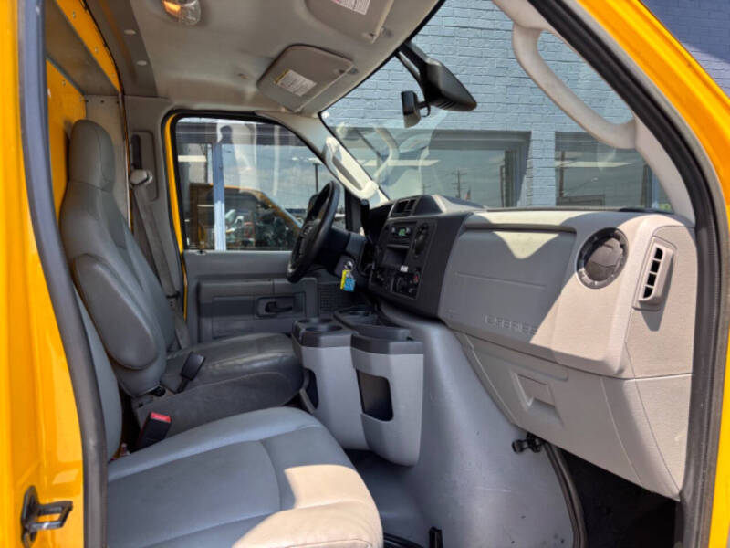 2021 Ford E350 Box Van