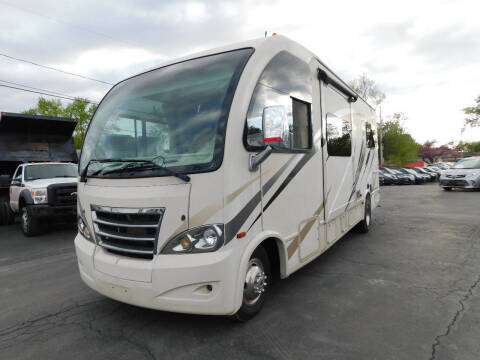 2017 Thor Motor Coach Axis