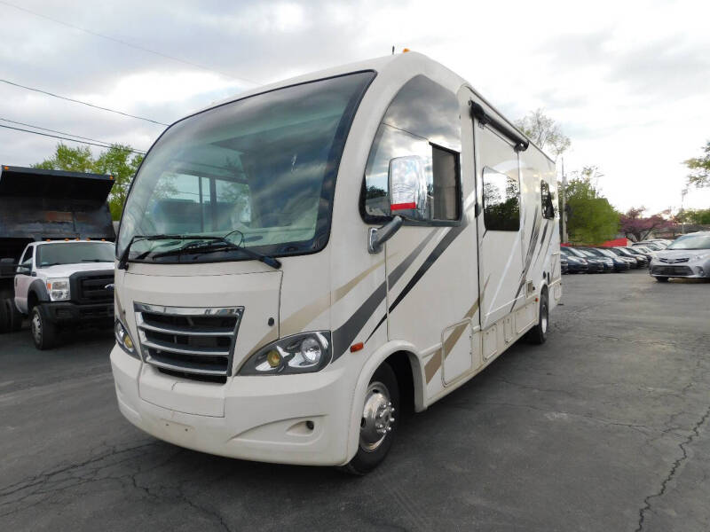 2017 Thor Motor Coach Axis