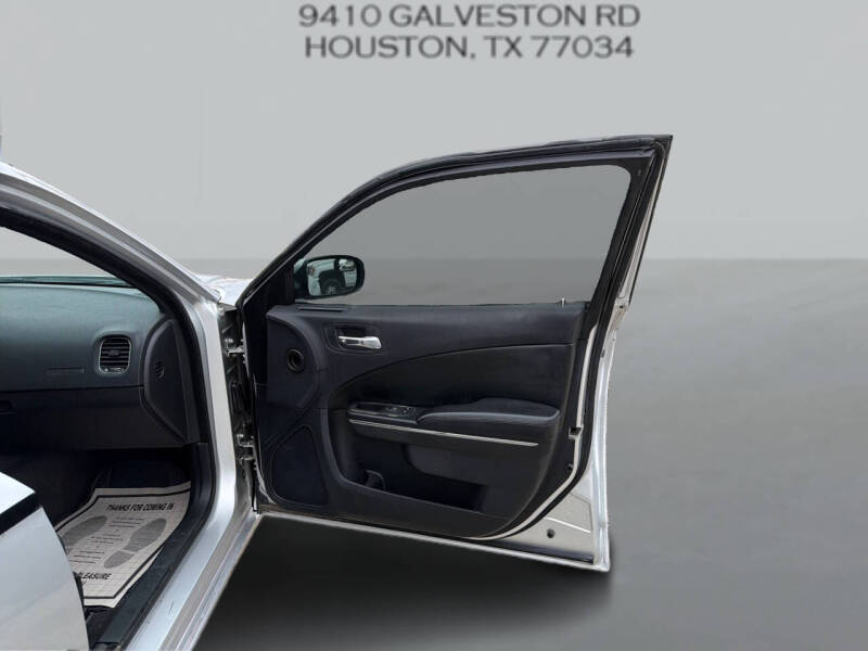 2012 Dodge Charger SE