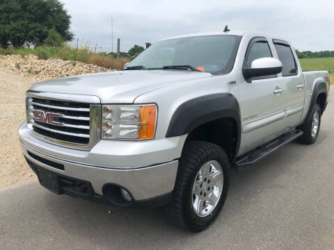 2010 GMC Sierra 1500 for sale at Hitt & Mis Auto in Cape Girardeau MO