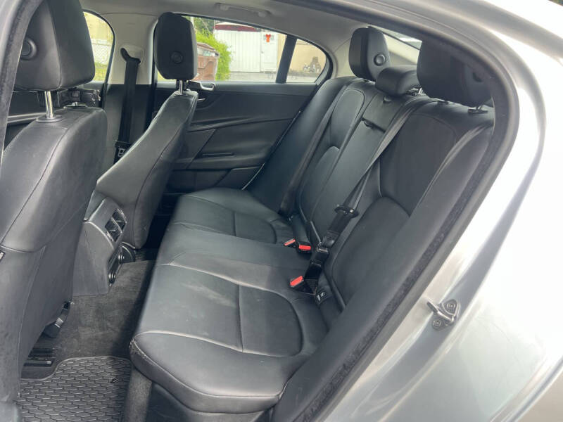 2019 Jaguar XE 25t Premium