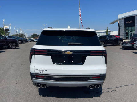 2025 Chevrolet Traverse LT