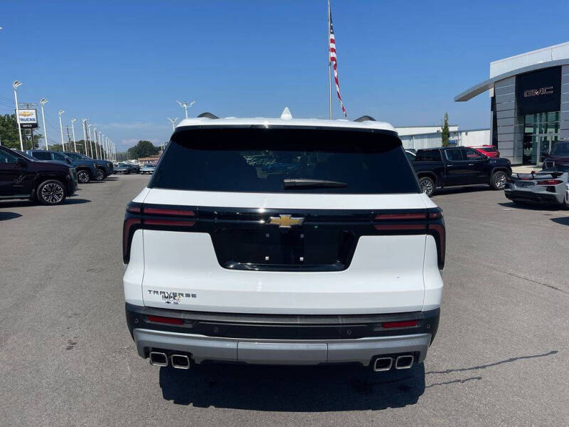 2025 Chevrolet Traverse LT