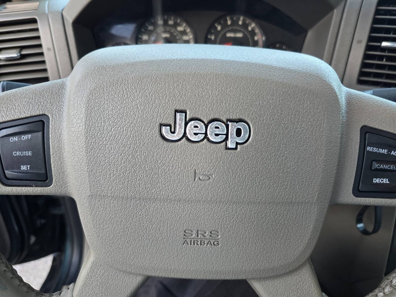 2005 Jeep Grand Cherokee for sale at QUEENSGATE AUTO SALES in York, PA