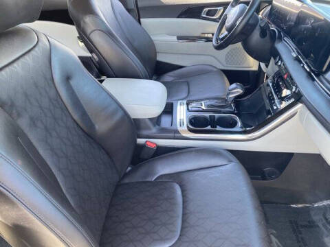 2024 Kia Carnival SX
