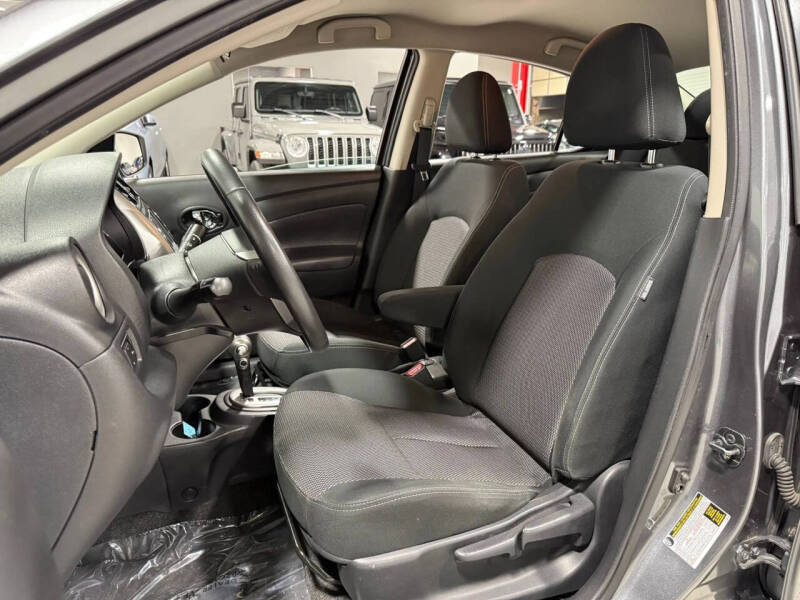 2019 Nissan Versa SV