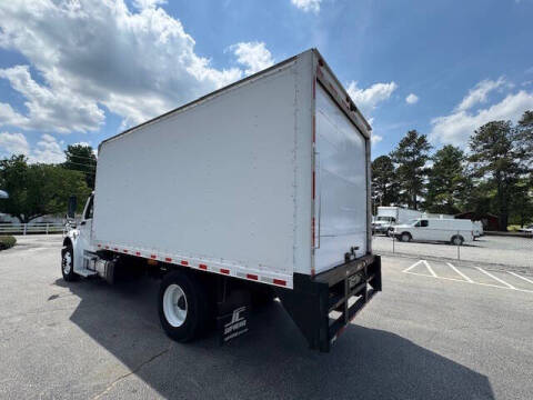 2017 Freightliner M2 106