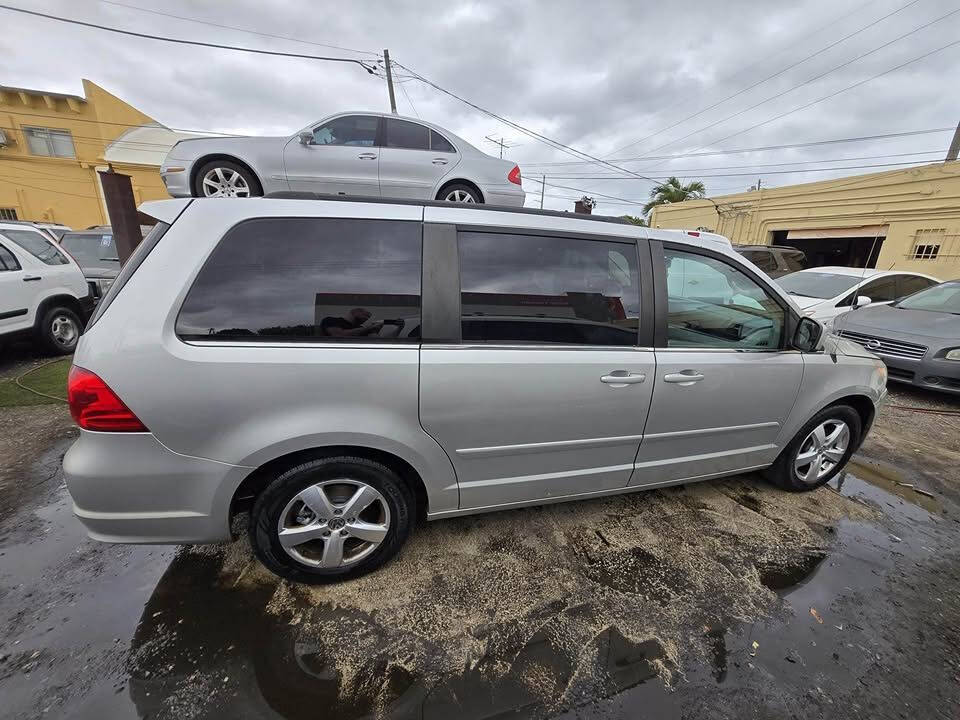 2011 Volkswagen Routan for sale at 911 Auto, LLC. in Hollywood, FL