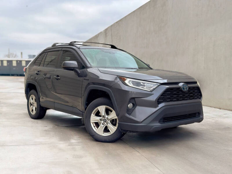 2020 Toyota RAV4 XLE