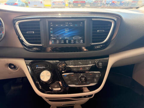 2019 Chrysler Pacifica Touring L 35th Anniversary