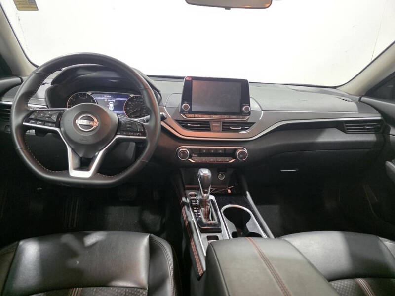 2025 Nissan Altima 2.5 SR