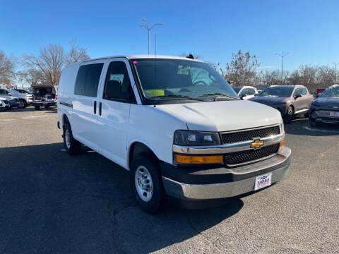 2025 Chevrolet Express 2500