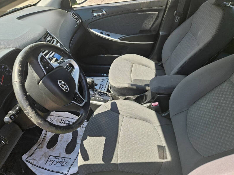 2012 Hyundai Accent SE