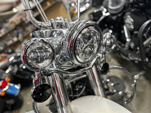 2015 Harley-Davidson FLSTC103