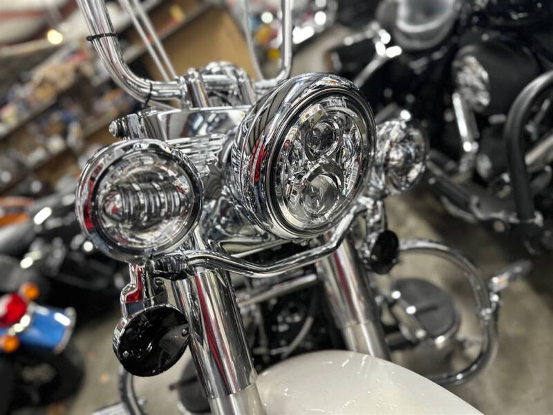 2015 Harley-Davidson FLSTC103