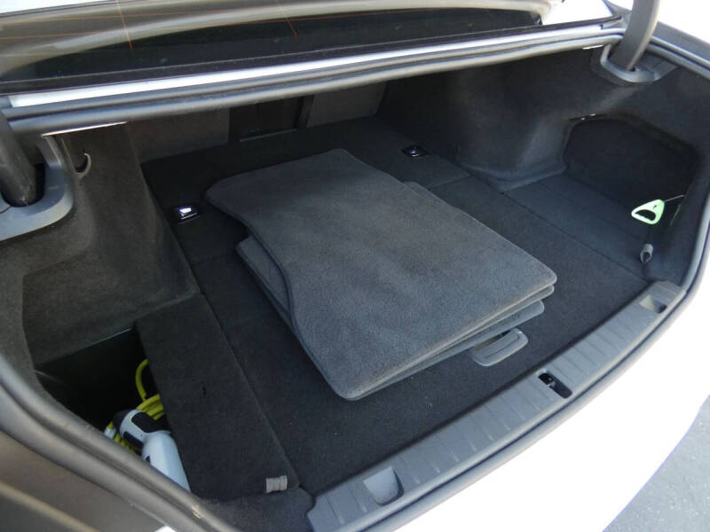 2022 BMW 7 Series 745e xDrive