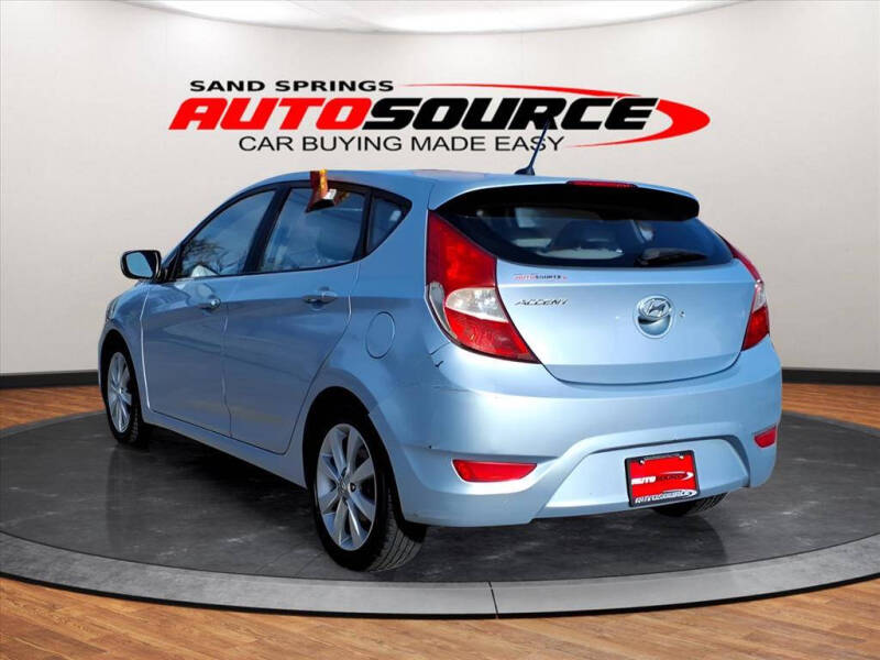 2012 Hyundai Accent SE