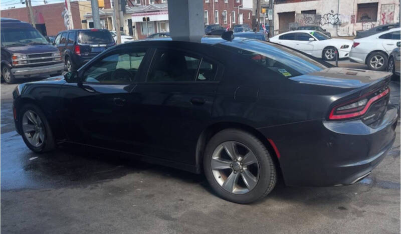 Image 4 of 2016 Dodge Charger SXT
