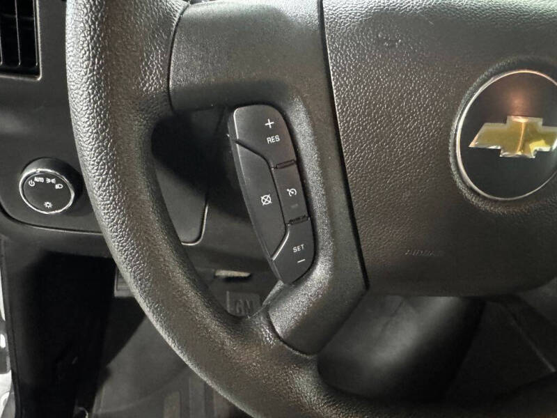 2025 Chevrolet Express LT 3500