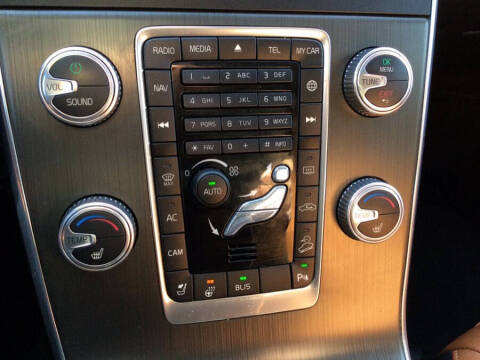 2015 Volvo V60 Cross Country T5