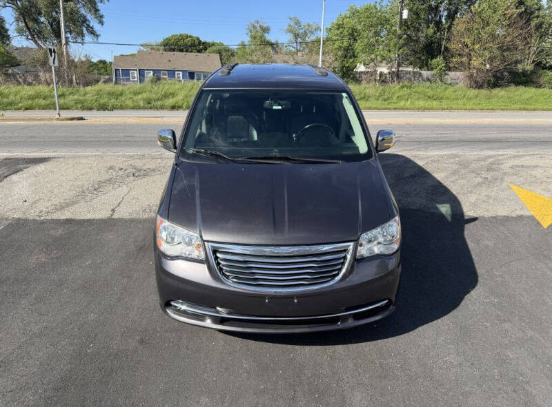 2015 Chrysler Town and Country Touring-L