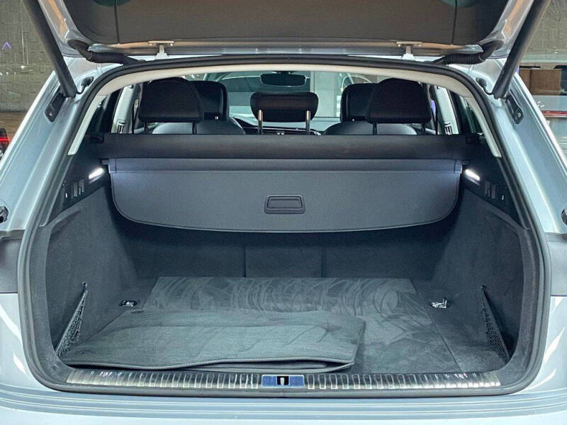 2022 Audi e-tron quattro Premium Plus