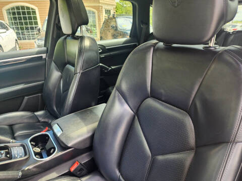 2014 Porsche Cayenne Platinum