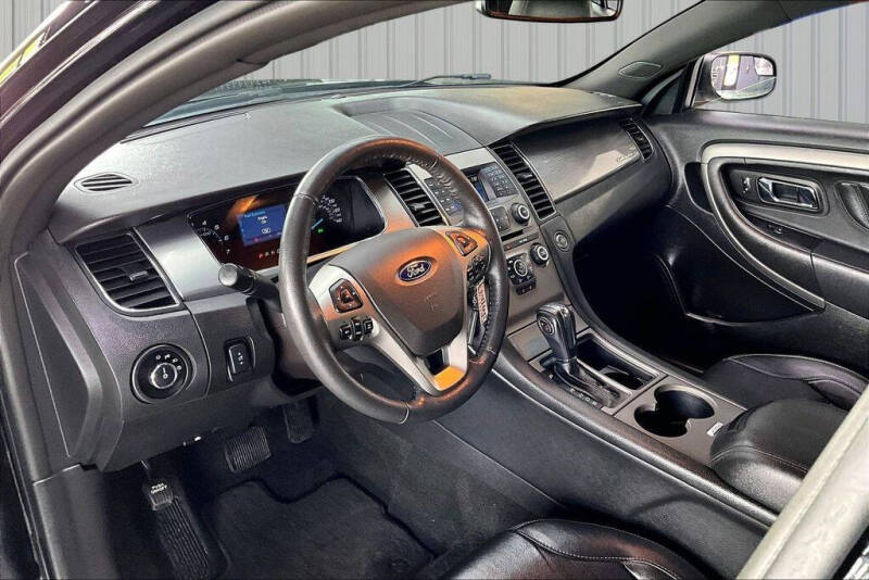 2018 Ford Taurus SEL