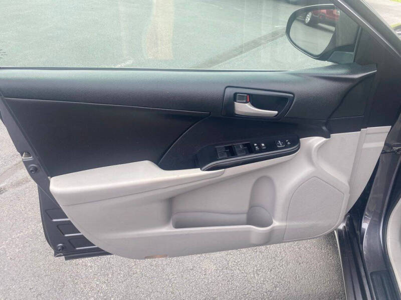 2014 Toyota Camry LE