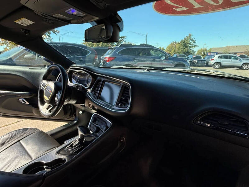 2015 Dodge Challenger SXT Plus