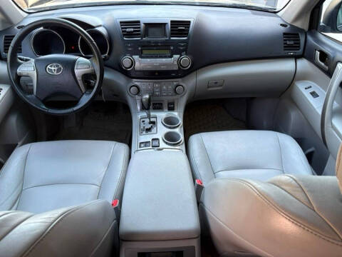 2010 Toyota Highlander SE