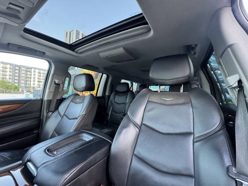 2018 Cadillac Escalade ESV Premium Luxury