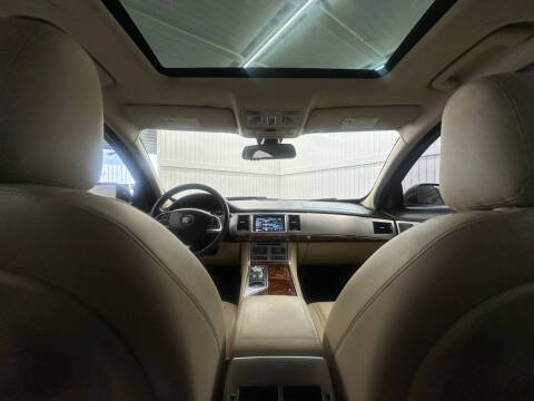 2015 Jaguar XF 2.0T Premium