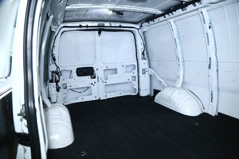 2023 Chevrolet Express 2500