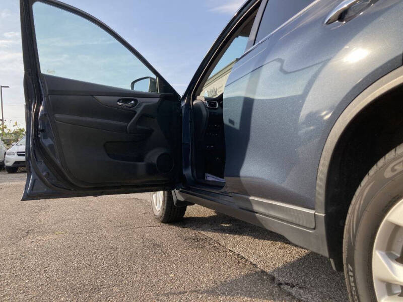 2016 Nissan Rogue SV